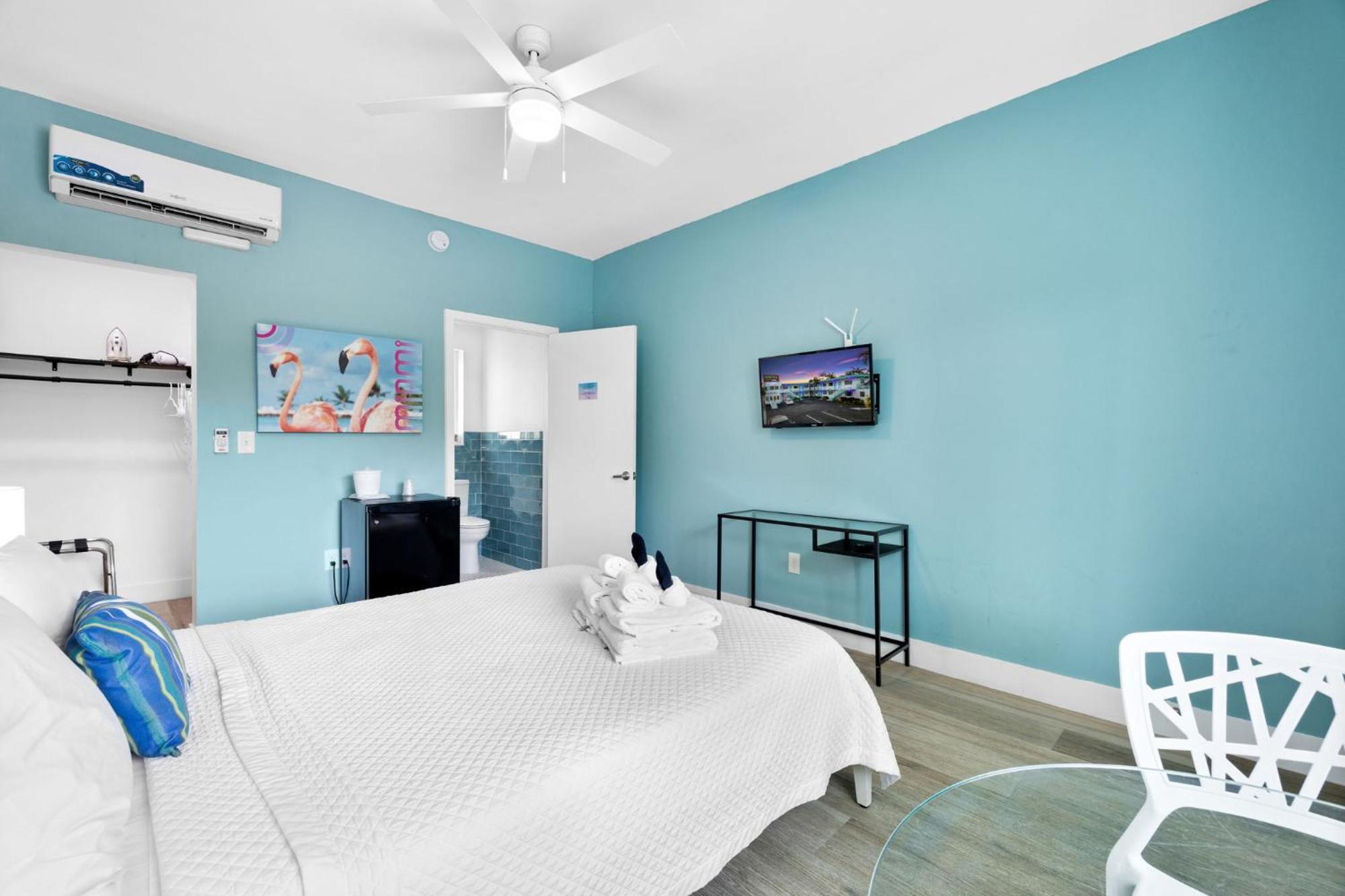 Standard Queen Room
