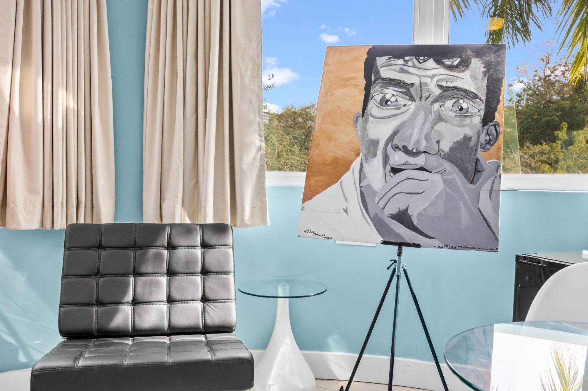 Deluxe Queen Suite