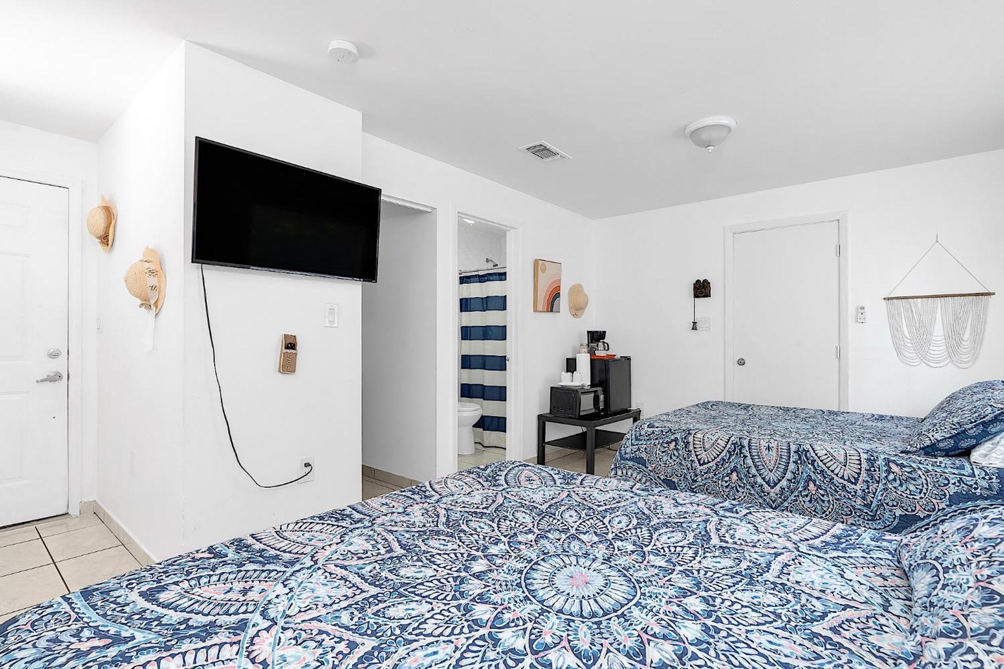 Deluxe Queen Room