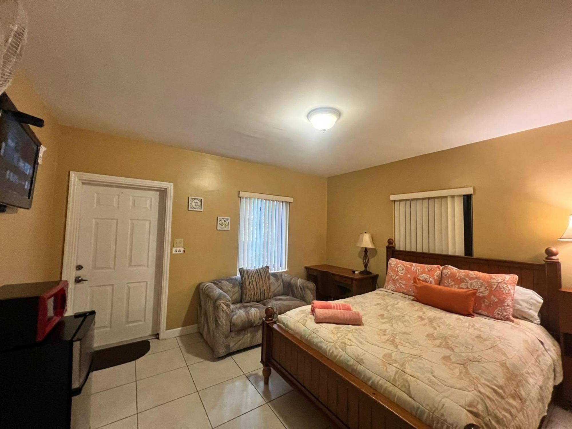 Comfort Triple Room
