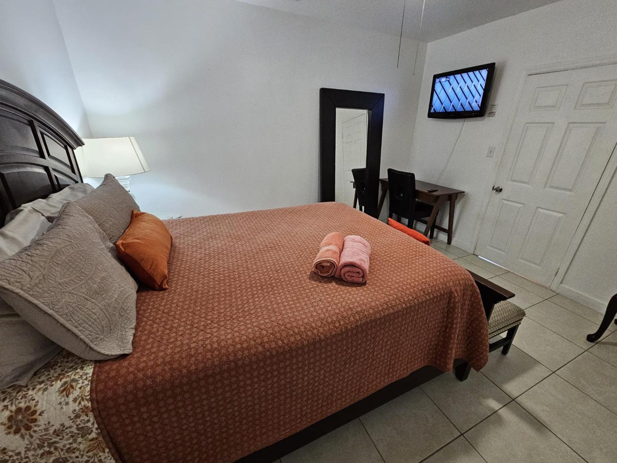 Economy Triple Room