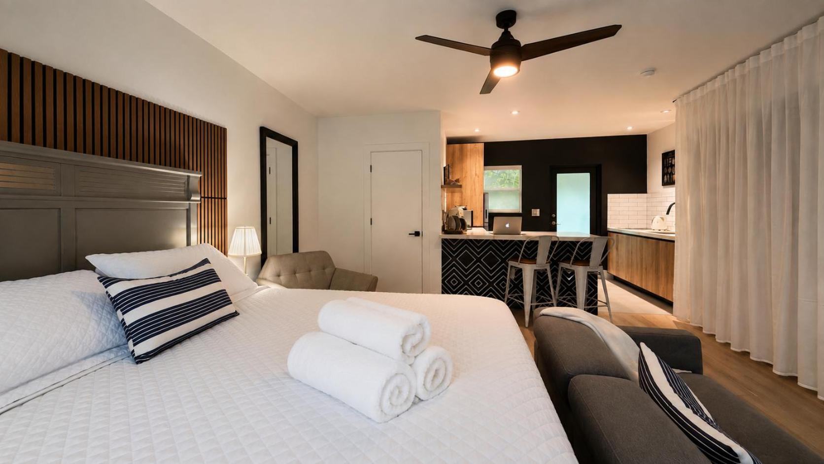 Deluxe Single Room