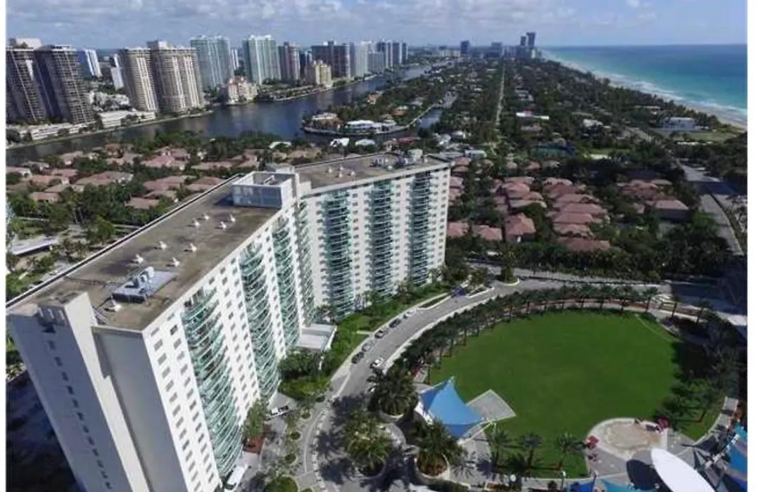 Miami Sunny Isles Ocean Reserve 704-1