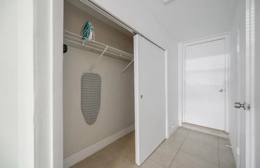 Amazing 3Br House 5 Minutes From Marlins Park-1