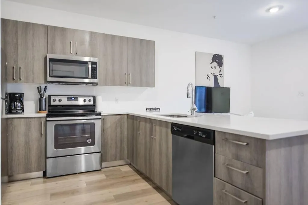 Fantastic Townhouse 15Minutes From The Beach-1