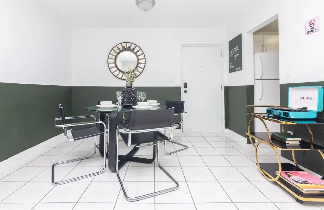 One Bedroom Apartment - With Parking & Balcony - Heart Of Wynwood-1