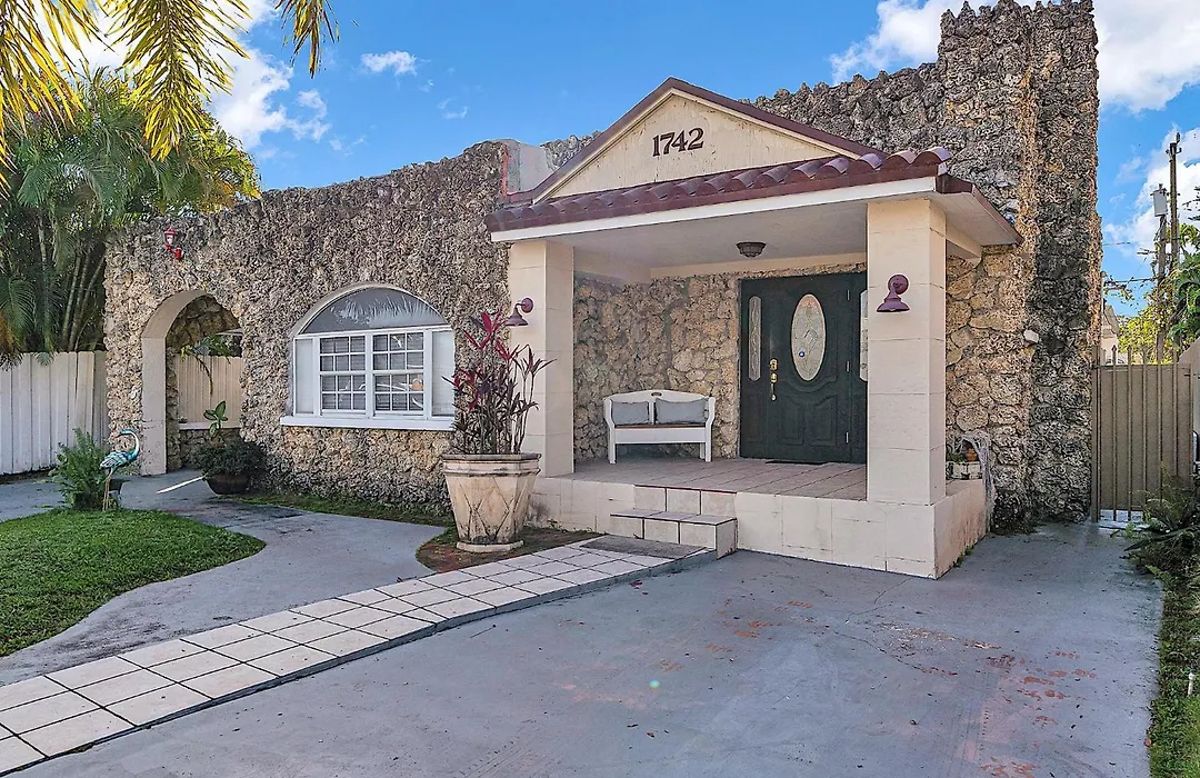 Coral Suite Close To Little Havana-1