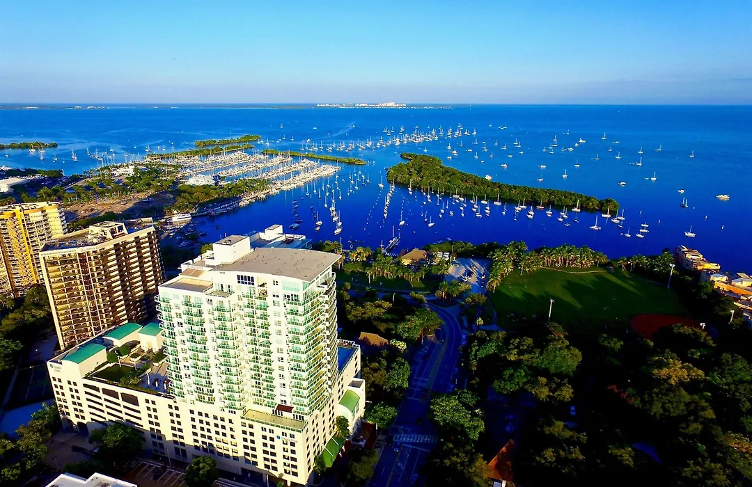 Icoconutgrove - Luxurious Vacation Rentals In Coconut Grove-1