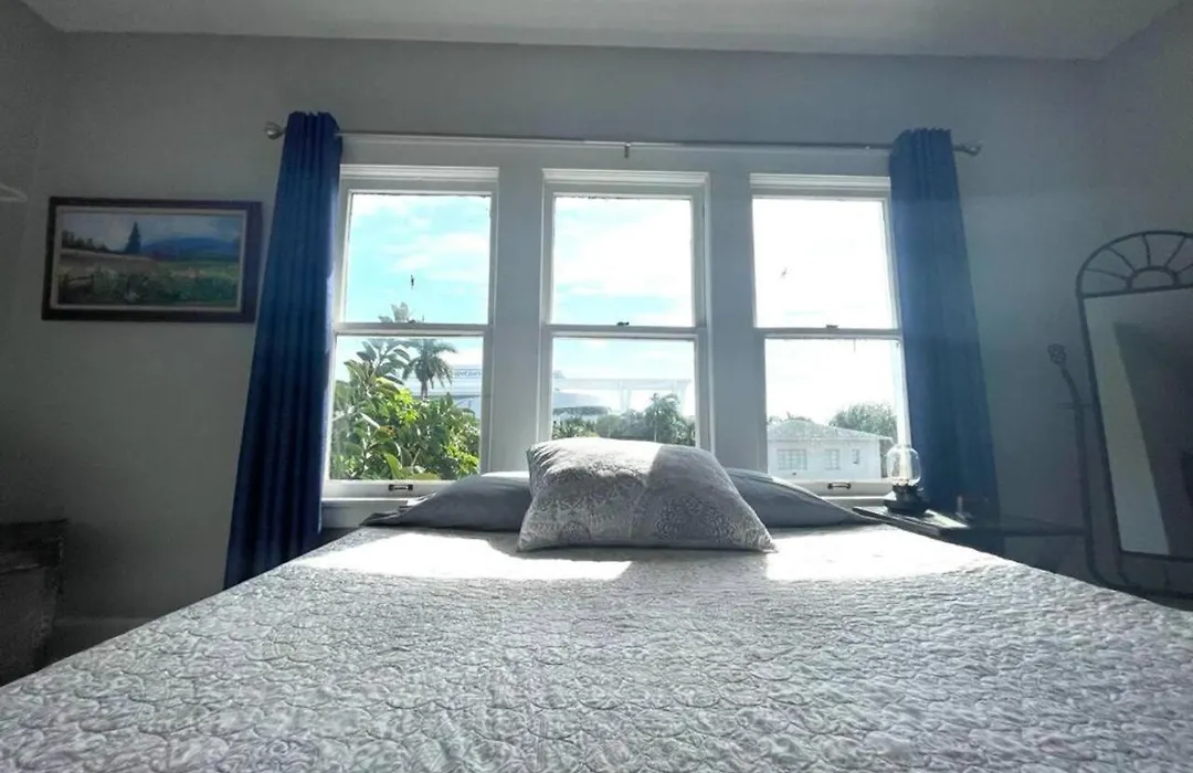 Sunny And Charming Suite Next To Mia-1