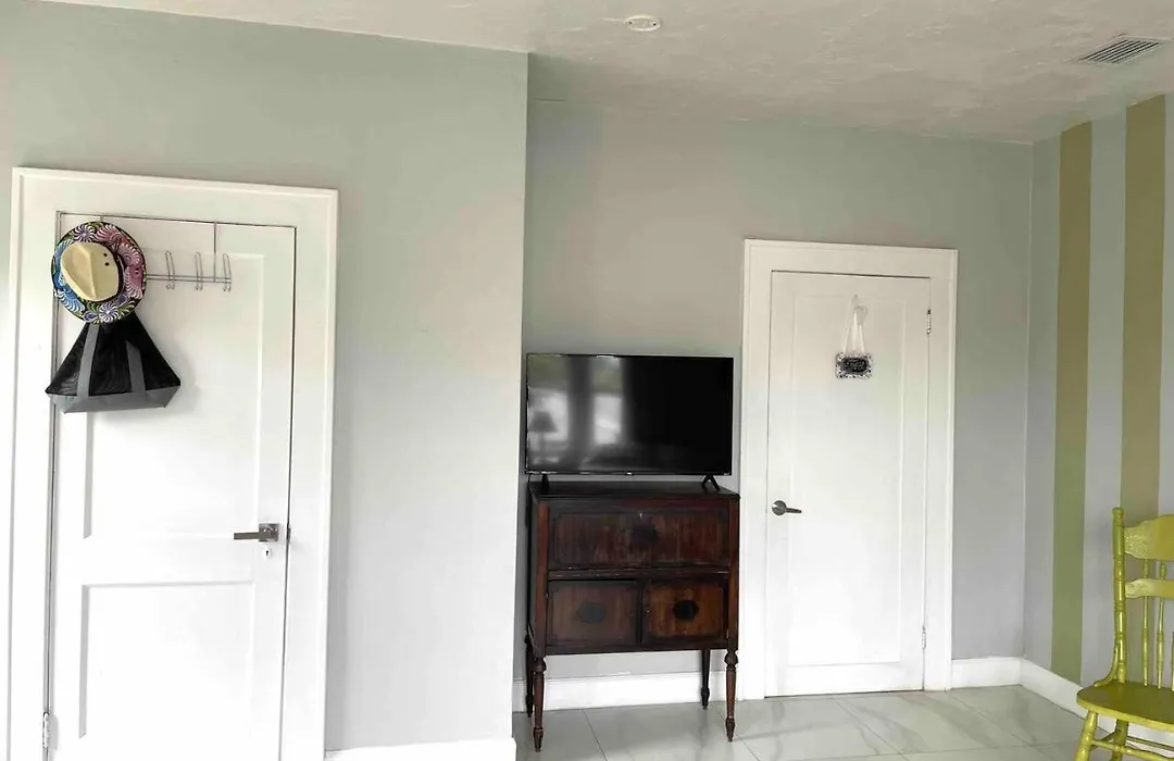 Spacious And Comfy Suite Near Mia 2 Queen Beds-1