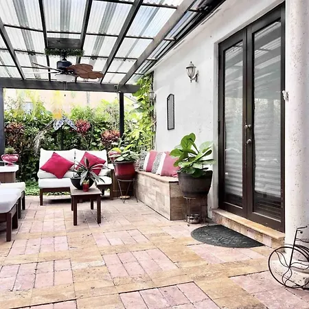 Gorgeous Room With Private Entrance And Free Parking-2