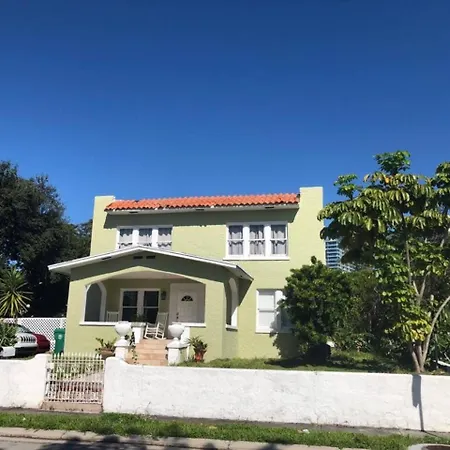 Sunny And Charming Suite Next To Mia-2