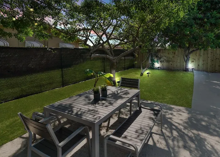 Miami Luxury Chill Close To: South Beach/Airport/Wynwood/Design District/4 Free Gated Parking