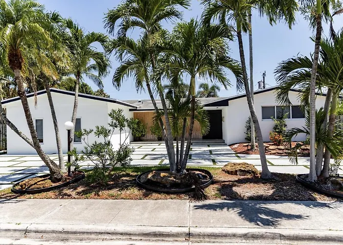 Miami Cozi Villa - Heated Pool & Hot Tub