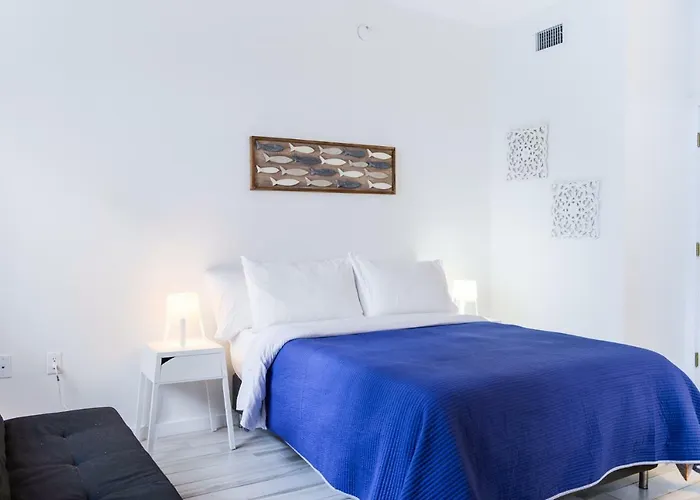 Amazing 2 Bedroom Condo At Wynwood With Parking Miami